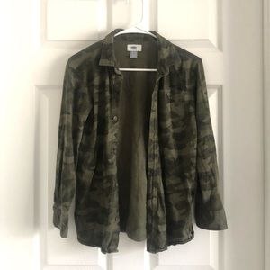 💛Old Navy Camo Button Up